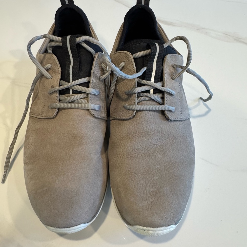 Johnston & Murphy Tan Sneakers Minimalist Design